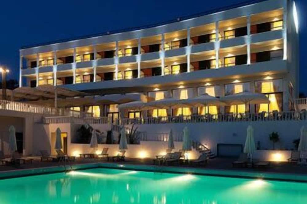 Margarona Royal Hotel