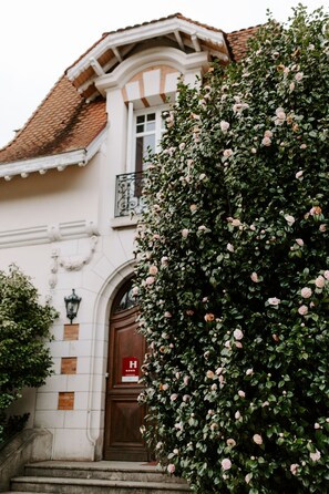Front of property - Chateau du Clair de Lune (Biarritz)