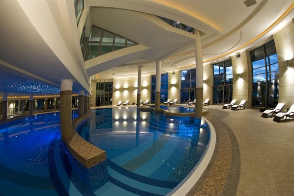 Indoor pool, outdoor pool, open 8:00 AM to 10:00 PM, pool loungers