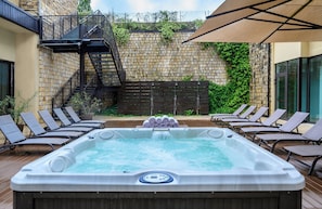 Sauna, hot tub, Turkish bath, body treatments, body wraps, body scrubs