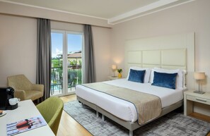 Dobbeltrom – comfort | Minibar, safe på rommet, skrivebord og lydisolert