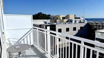 Superior Room with City & Sea view | Terrace/patio