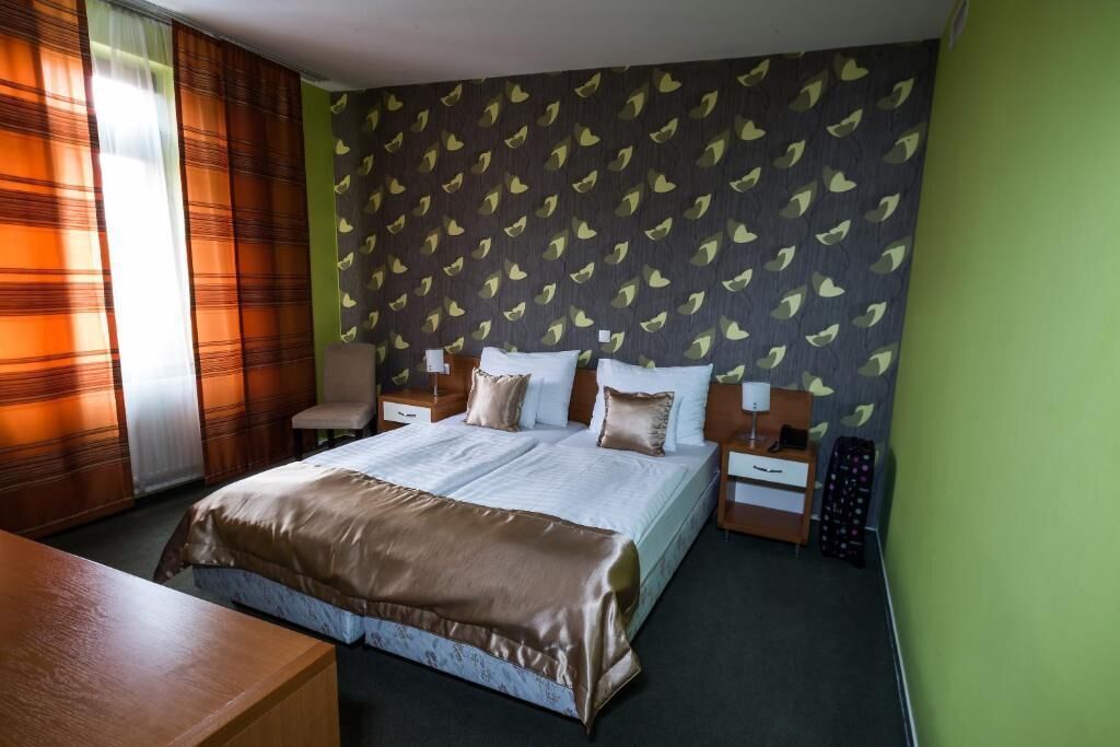 1 bedroom, soundproofing, iron/ironing board, free wifi