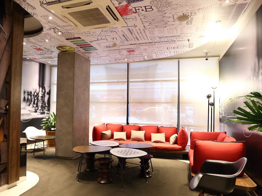 Sala de estar en el lobby