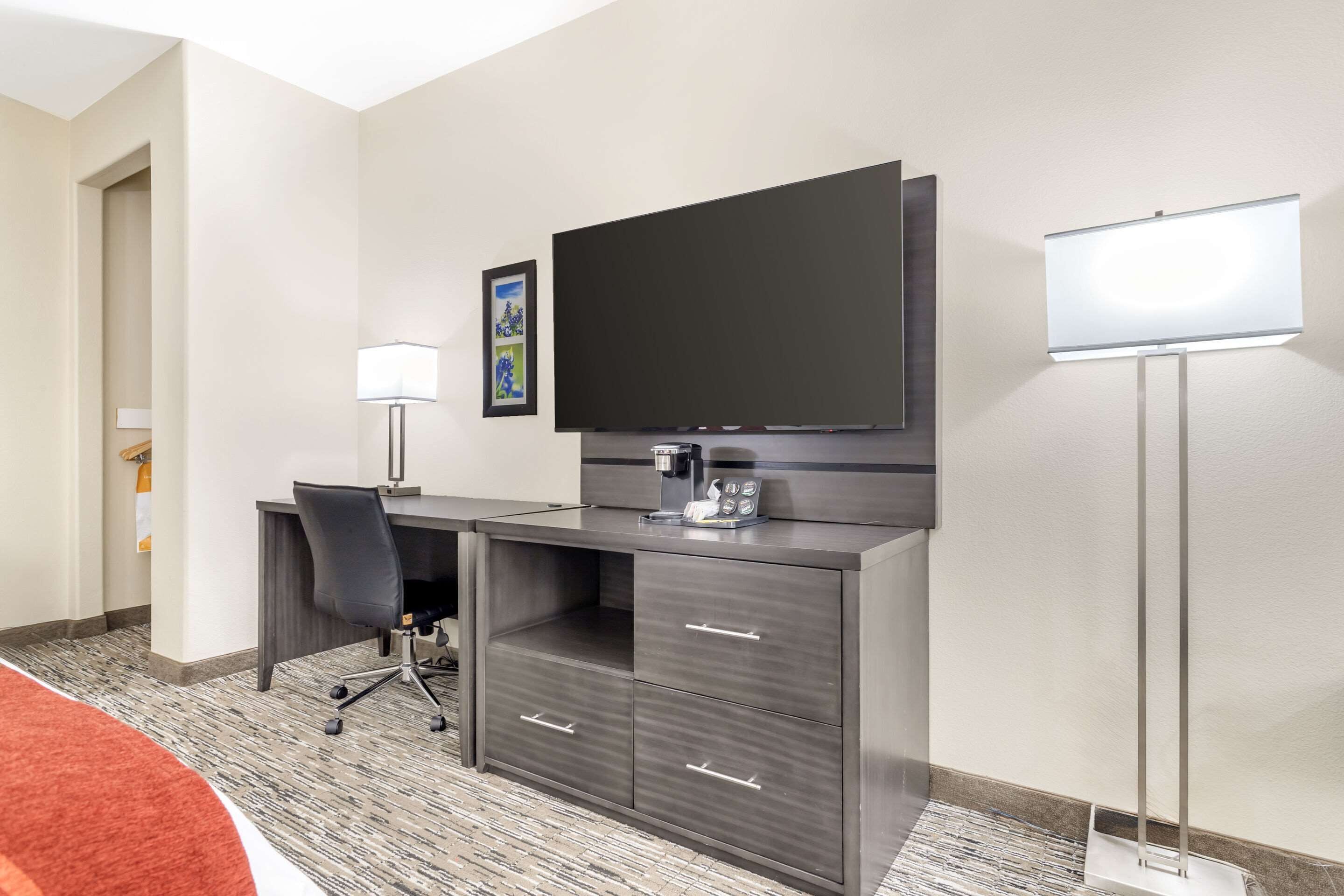 in-room safe, desk, laptop workspace, soundproofing