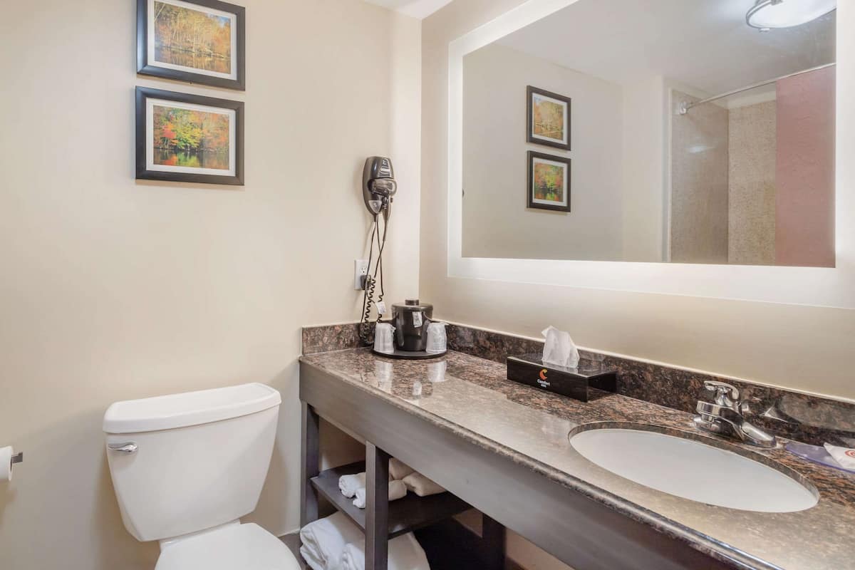 in-room safe, desk, laptop workspace, soundproofing