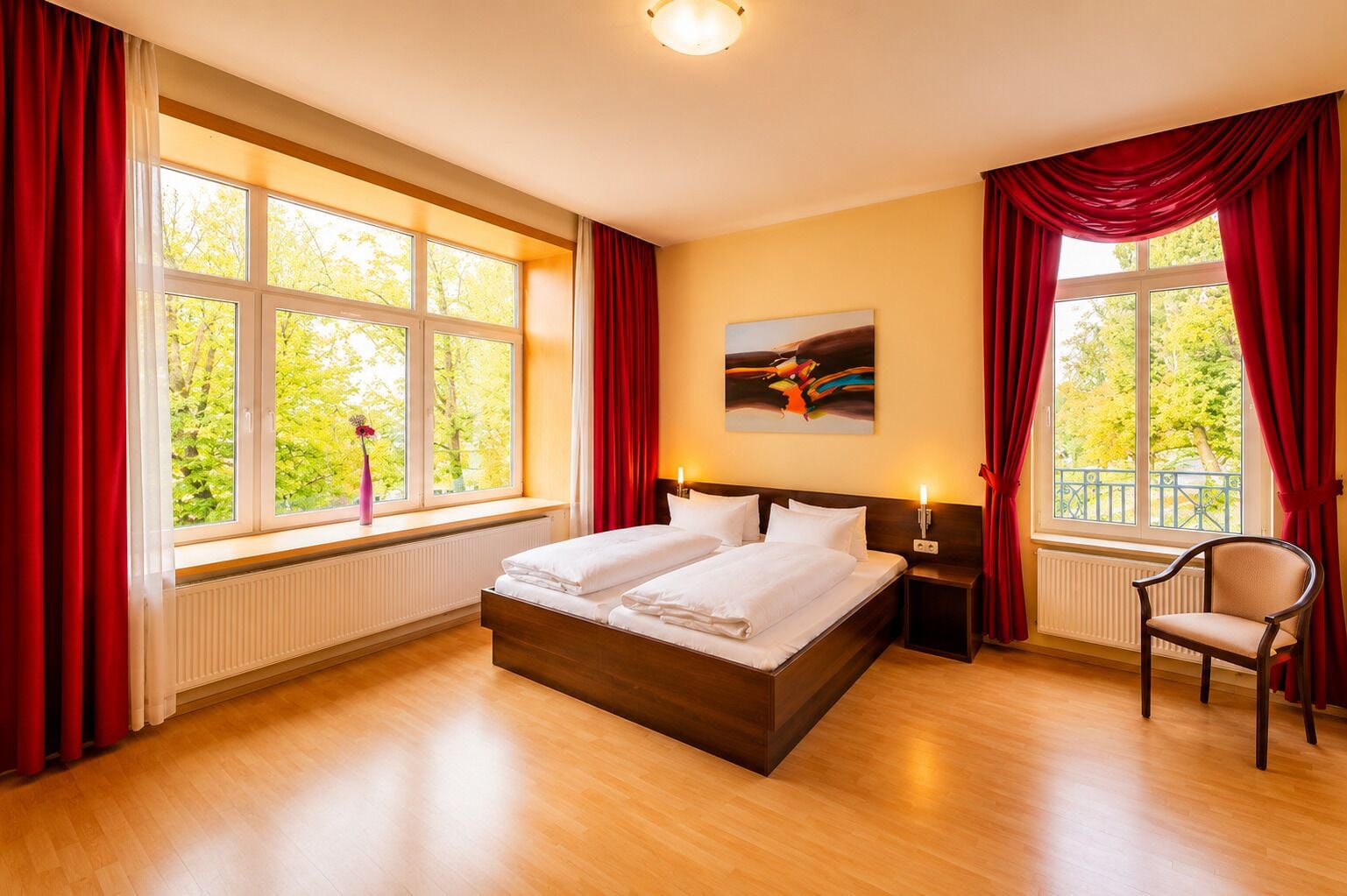Deluxe Suite | Individually decorated, individually furnished, desk, soundproofing