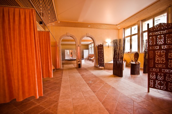 Body treatments, 4 treatment rooms, massages