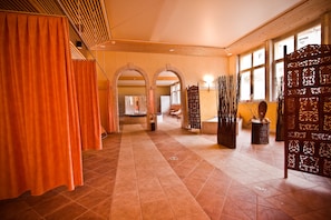 Body treatments, 4 treatment rooms, massages