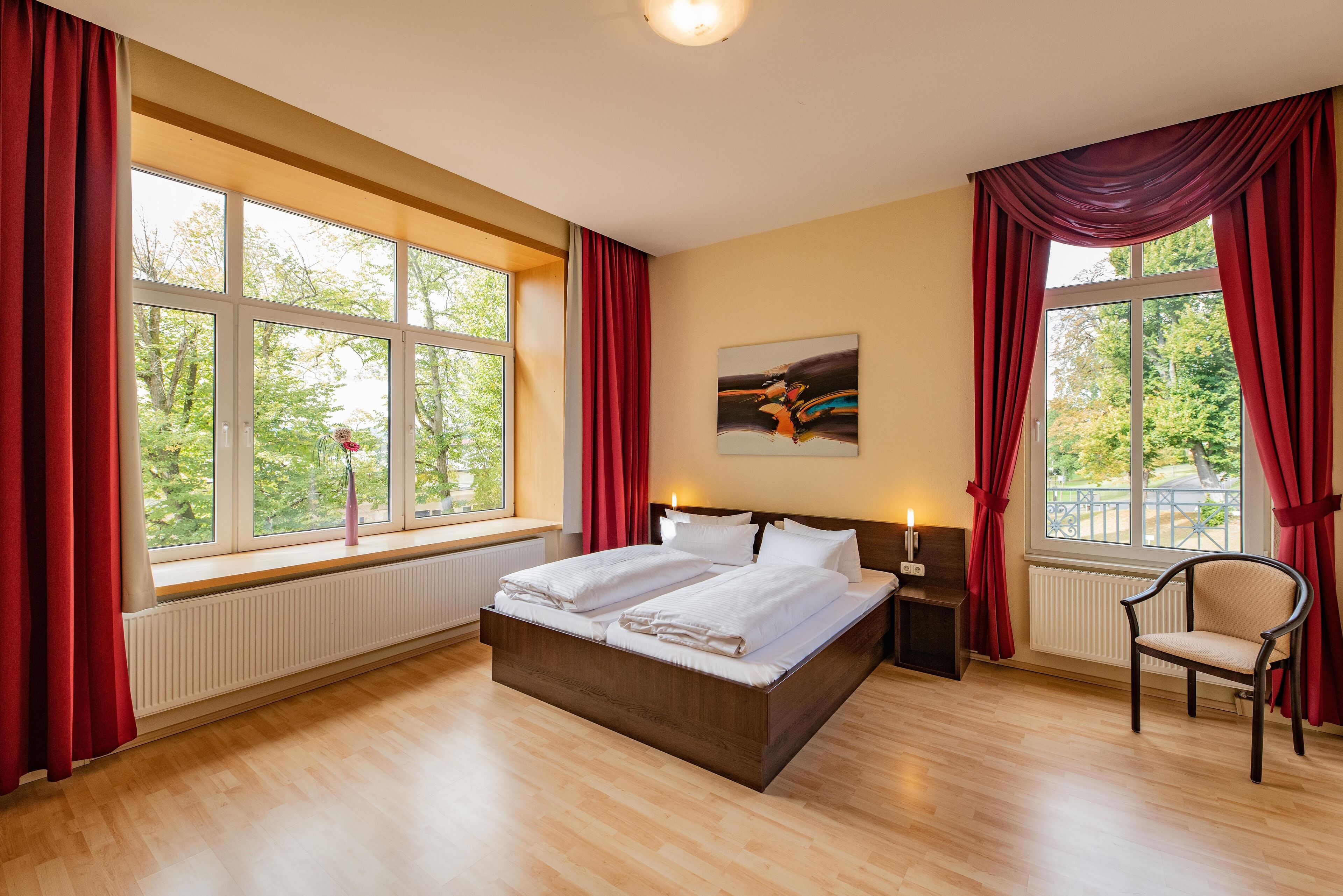 Deluxe-Suite | Individuell dekoriert, individuell eingerichtet, Schreibtisch