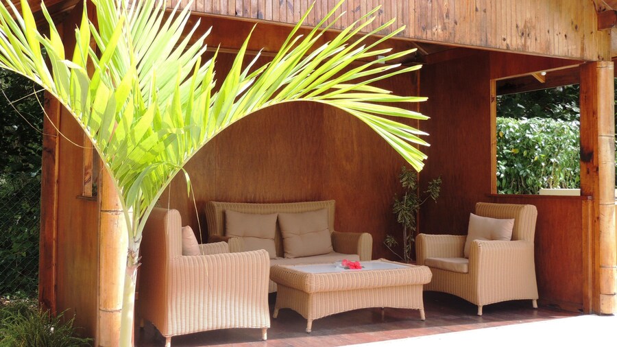 Reef Holiday Apartments