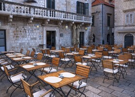 2 restaurantes, café da manhã, culinária internacional