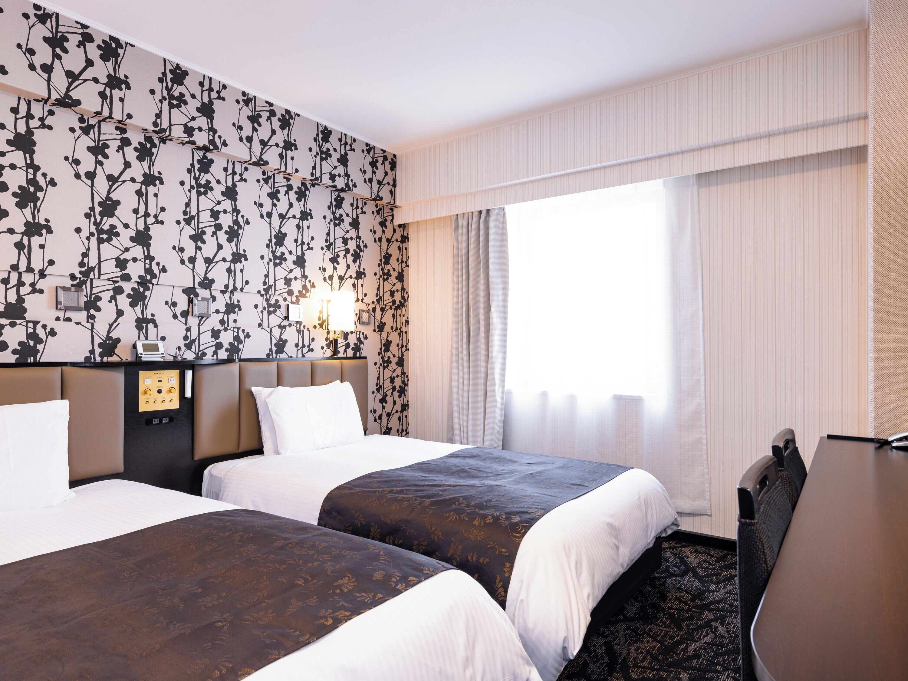 Bureau, Wi-Fi gratuit, draps fournis