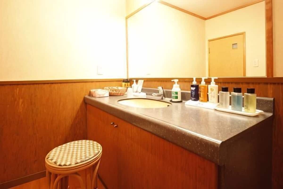 Bathroom | Free toiletries, hair dryer, bathrobes, slippers