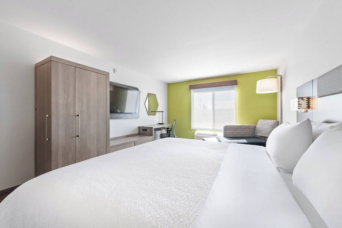 Standard Room, 1 King Bed (Extra Floor Space) | Desk, laptop workspace, iron/ironing board, cribs (free)