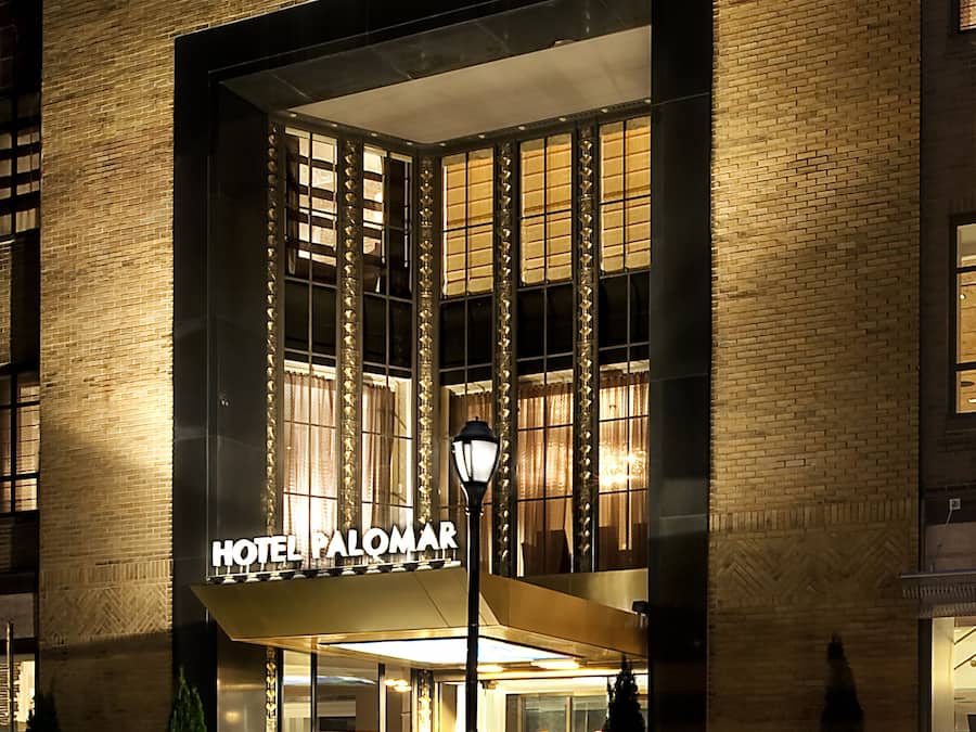 Depan hartanah - siang/malam