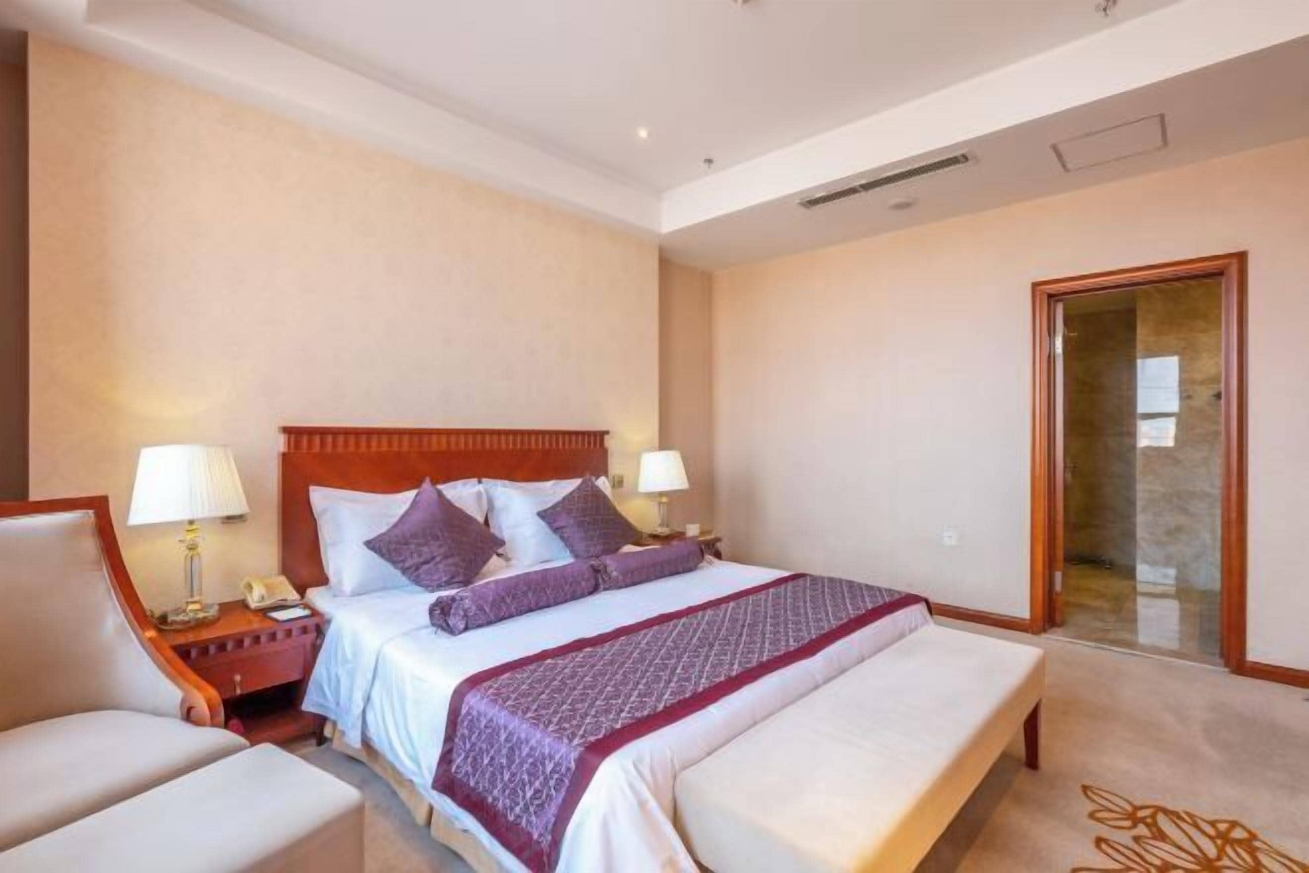 Minibar, in-room safe, iron/ironing board, Internet