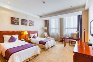 Minibar, in-room safe, iron/ironing board, Internet - Petroleum Hotel (Jinzhou)