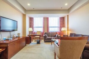 Minibar, in-room safe, iron/ironing board, Internet - Petroleum Hotel (Jinzhou)