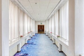 Unclassified image, 5 of 103, button - Petroleum Hotel (Jinzhou)