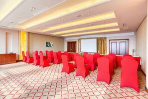 Unclassified image, 2 of 103, button - Petroleum Hotel (Jinzhou)