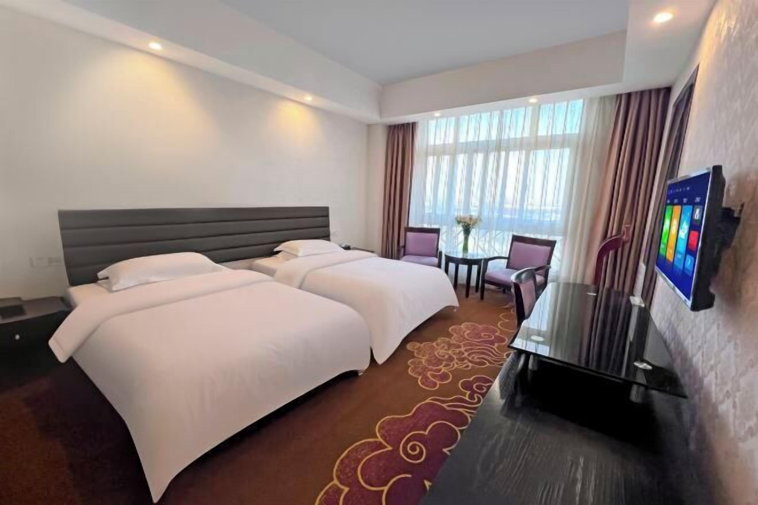 Minibar, in-room safe, iron/ironing board, Internet