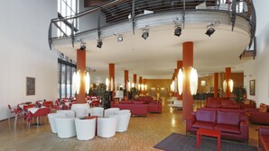 Coin salon dans le hall