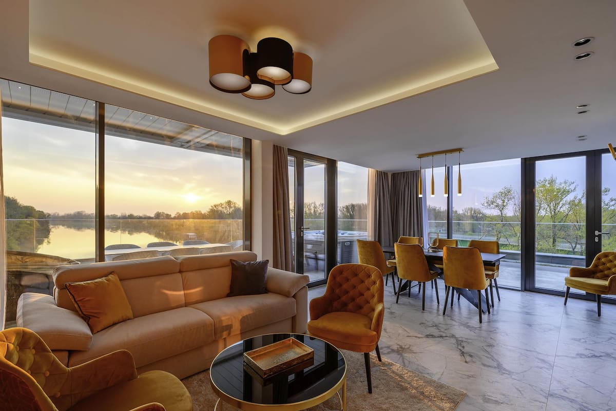 Executive Room, 1 Double Bed with Sofa bed | 1 bedroom, minibar, in-room safe, desk