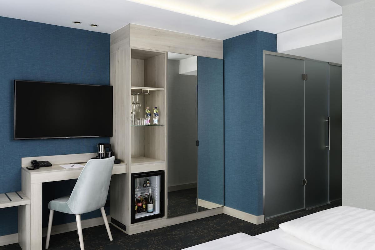 Chambre Double Standard, 1 lit double | 1 chambre, minibar, coffres-forts dans les chambres, bureau