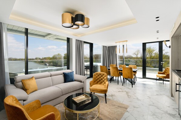Executive Room, 1 Double Bed with Sofa bed | Minibar, in-room safe, desk, laptop workspace