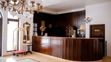 Check-in/check-out kiosk