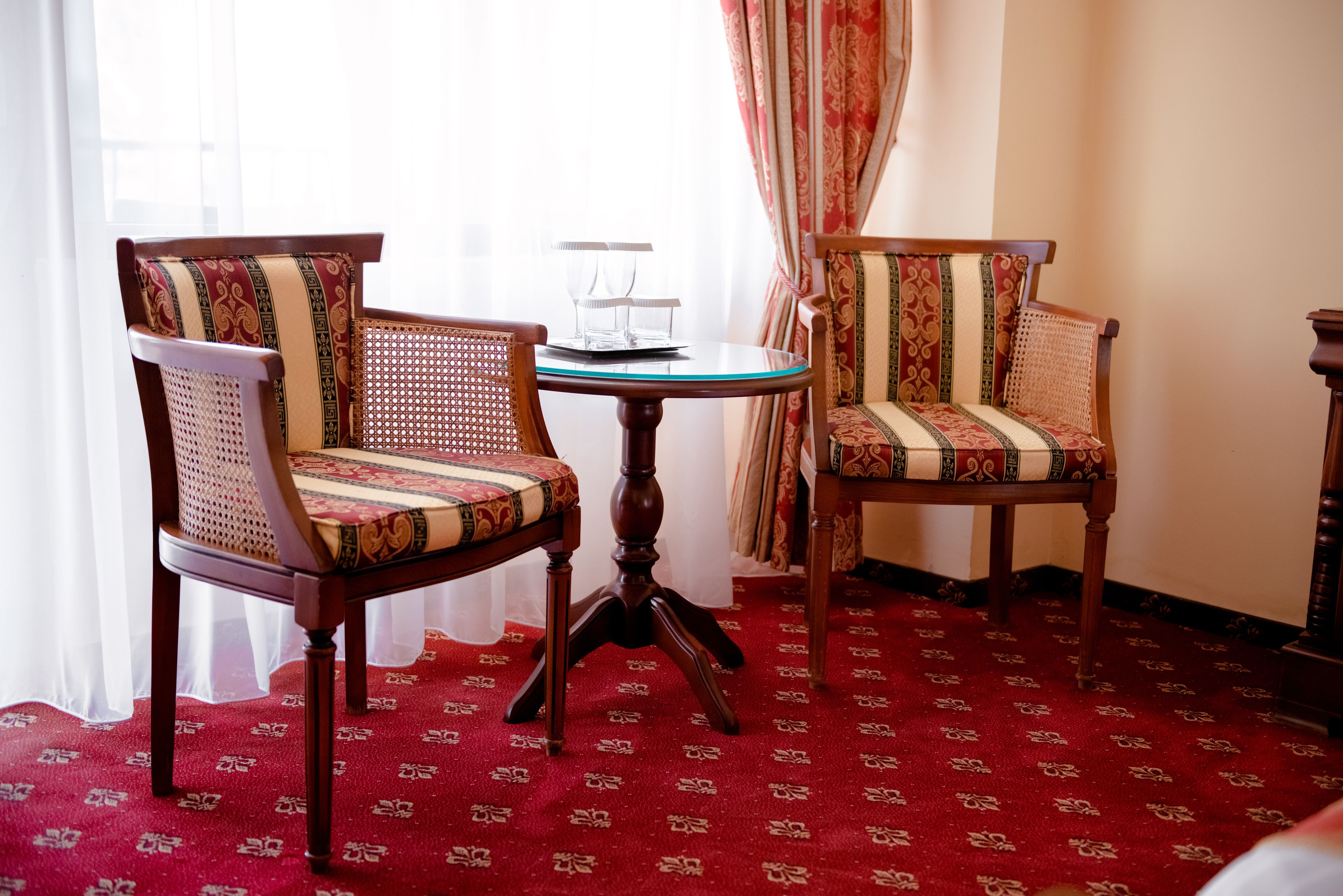 single room | minibar, in-room safe, desk, soundproofing