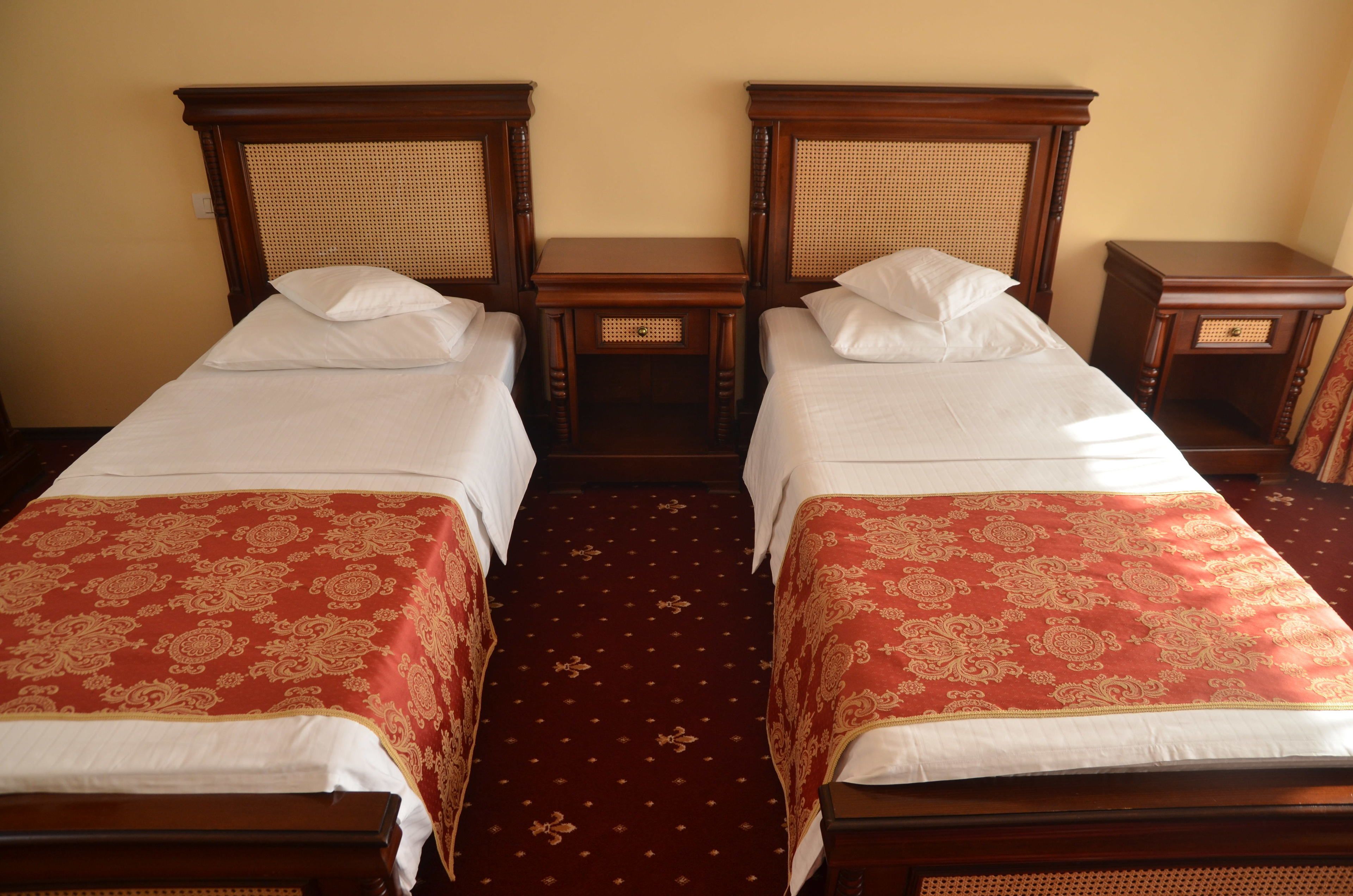 twin room | minibar, in-room safe, desk, soundproofing