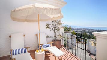 Premium bedding, minibar, in-room safe, desk