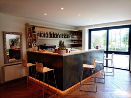 Bar (en la propiedad)