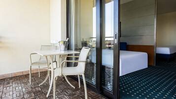 Quadrupla Deluxe, vista lago | Terrazza/patio