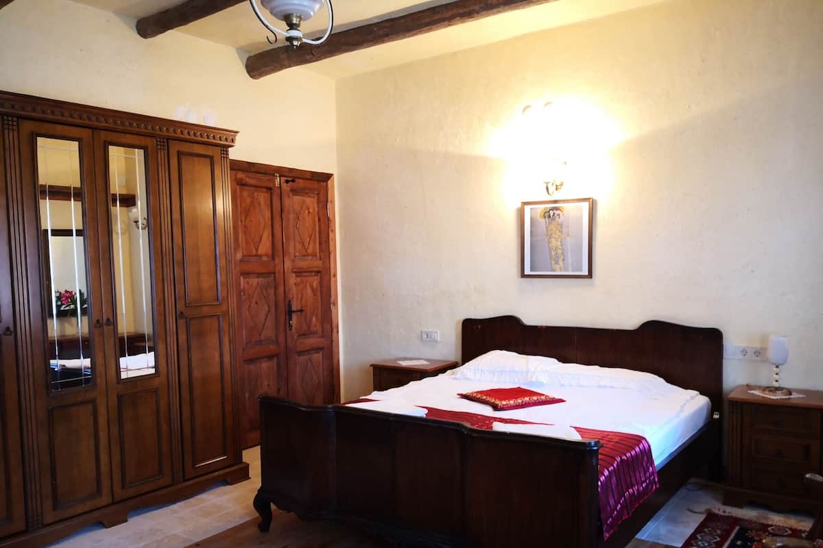 Garden View Mansion with Kitchen and Two Bedrooms | 2 camere, biancheria in cotone egiziano, materassi Select Comfort