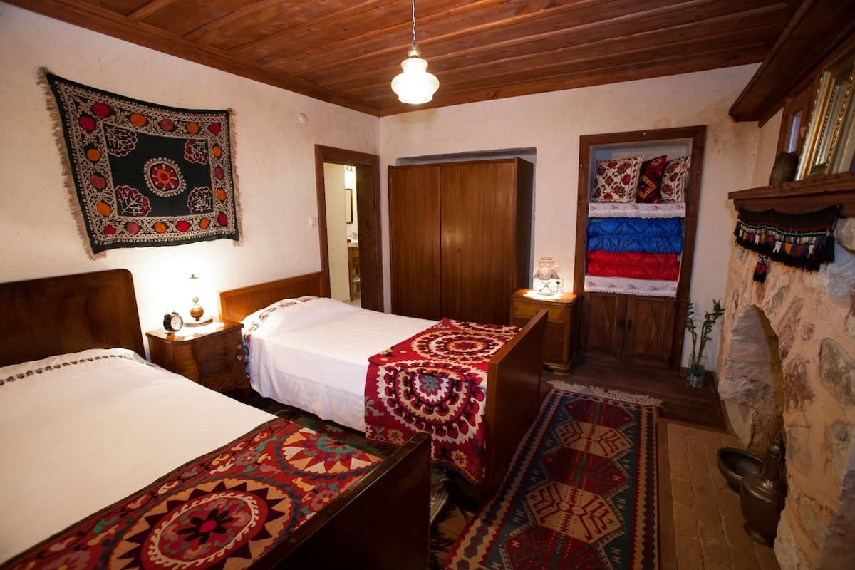Old Mansion with Kitchen and Two Bedrooms | 2 camere, biancheria in cotone egiziano, materassi Select Comfort