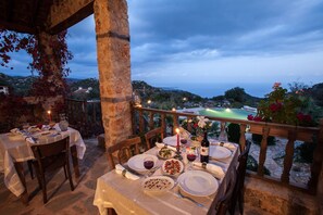 Outdoor dining - Hoyran Wedre Country Houses (Demre)