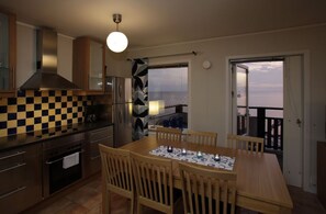 Standard Room | In-room dining