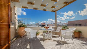 Penthouse | Terrace/patio