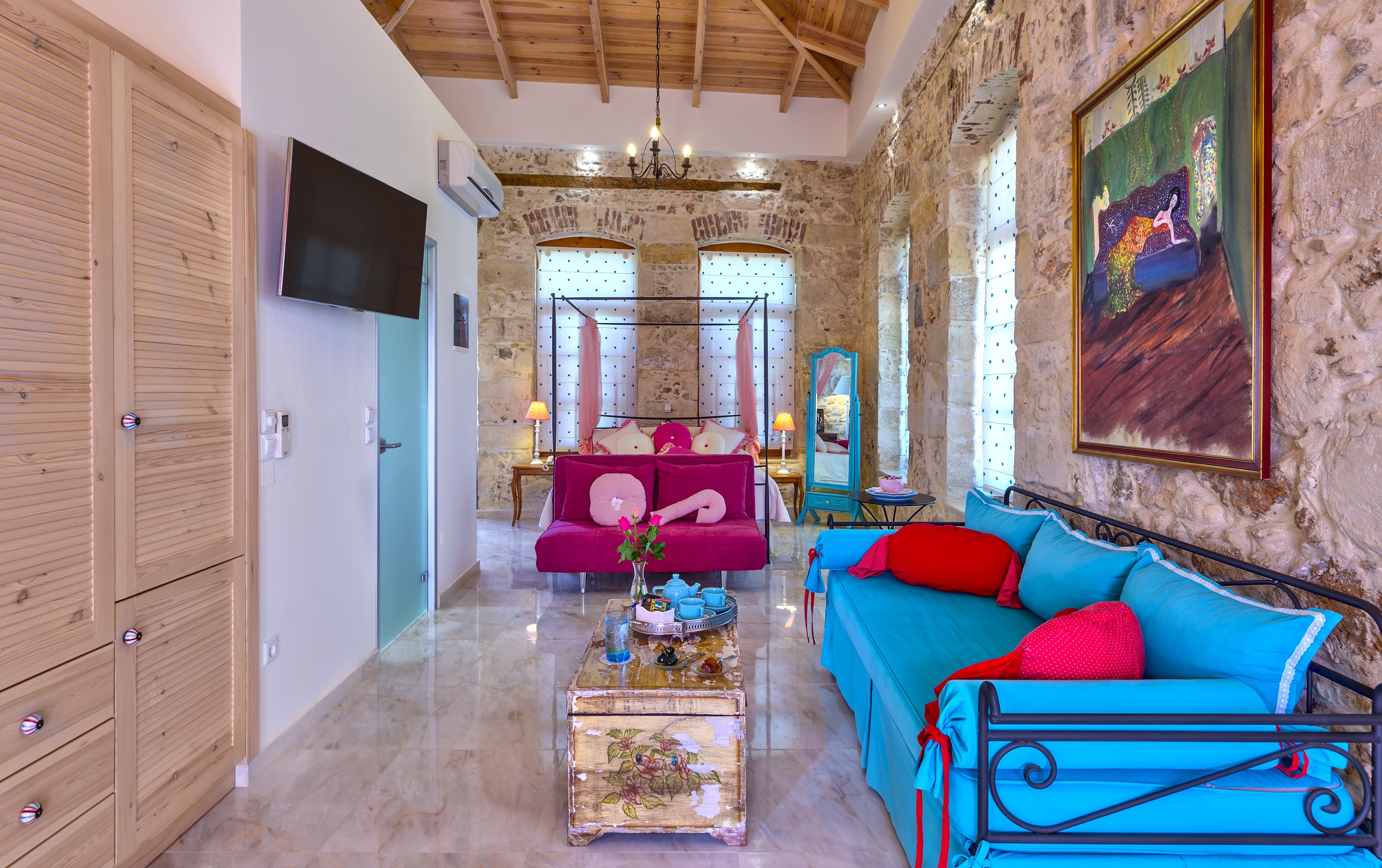 executive suite | living room | flat-screen tv, dvd player, first-run films