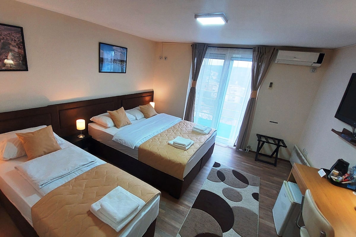 Habitación familiar | Ropa de cama hipoalergénica y colchones con acolchado adicional