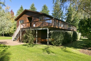 Villa clásica, 3 habitaciones | 2 dormitorios, escritorio, tabla de planchar con plancha y wifi gratis