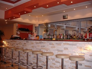 Bar (on property) - Aloha Hotel (Corfu)
