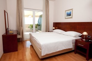 Comfort Apartment | 1 bedroom, in-room safe, desk, laptop workspace - Apartments Agava (Makarska)