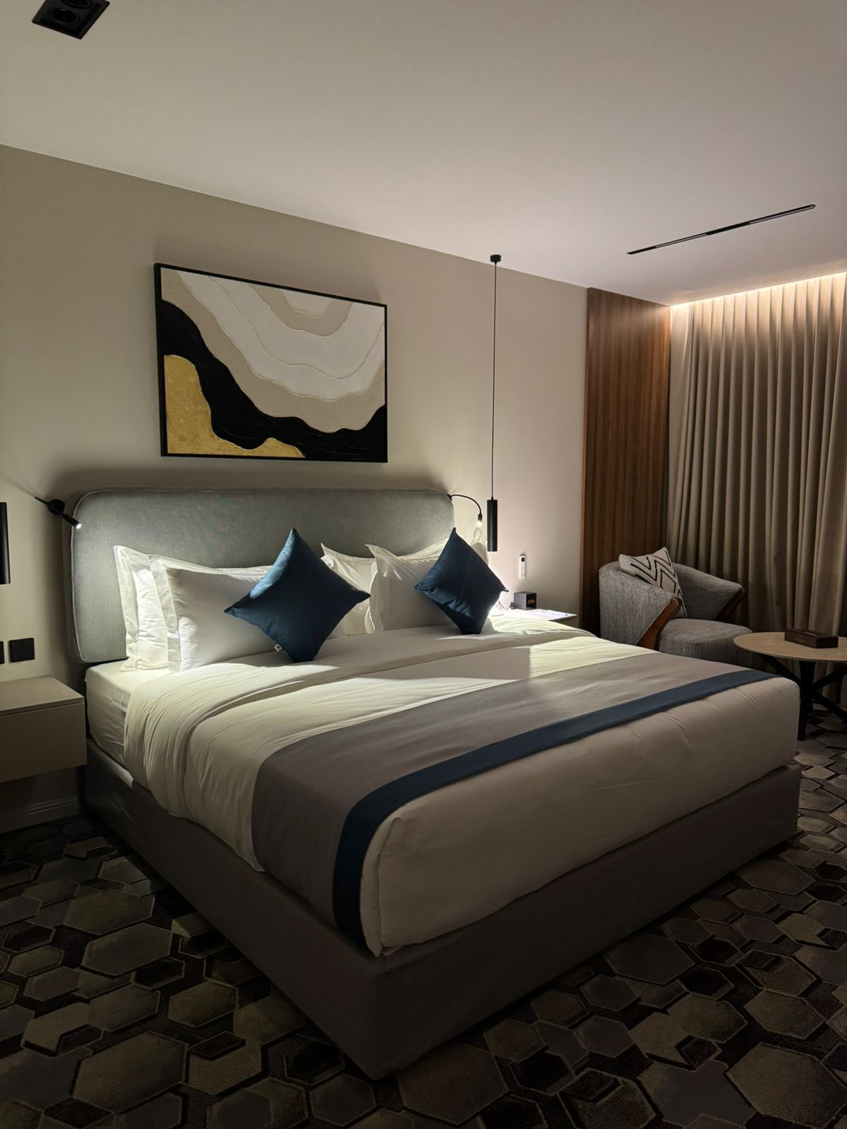 superior king room | minibar, in-room safe, individually furnished, desk