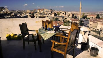 Deluxe Double Arch Room | Terrace/patio