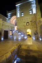 Standard Double Cave Room | Egyptian cotton sheets, premium bedding, Select Comfort beds