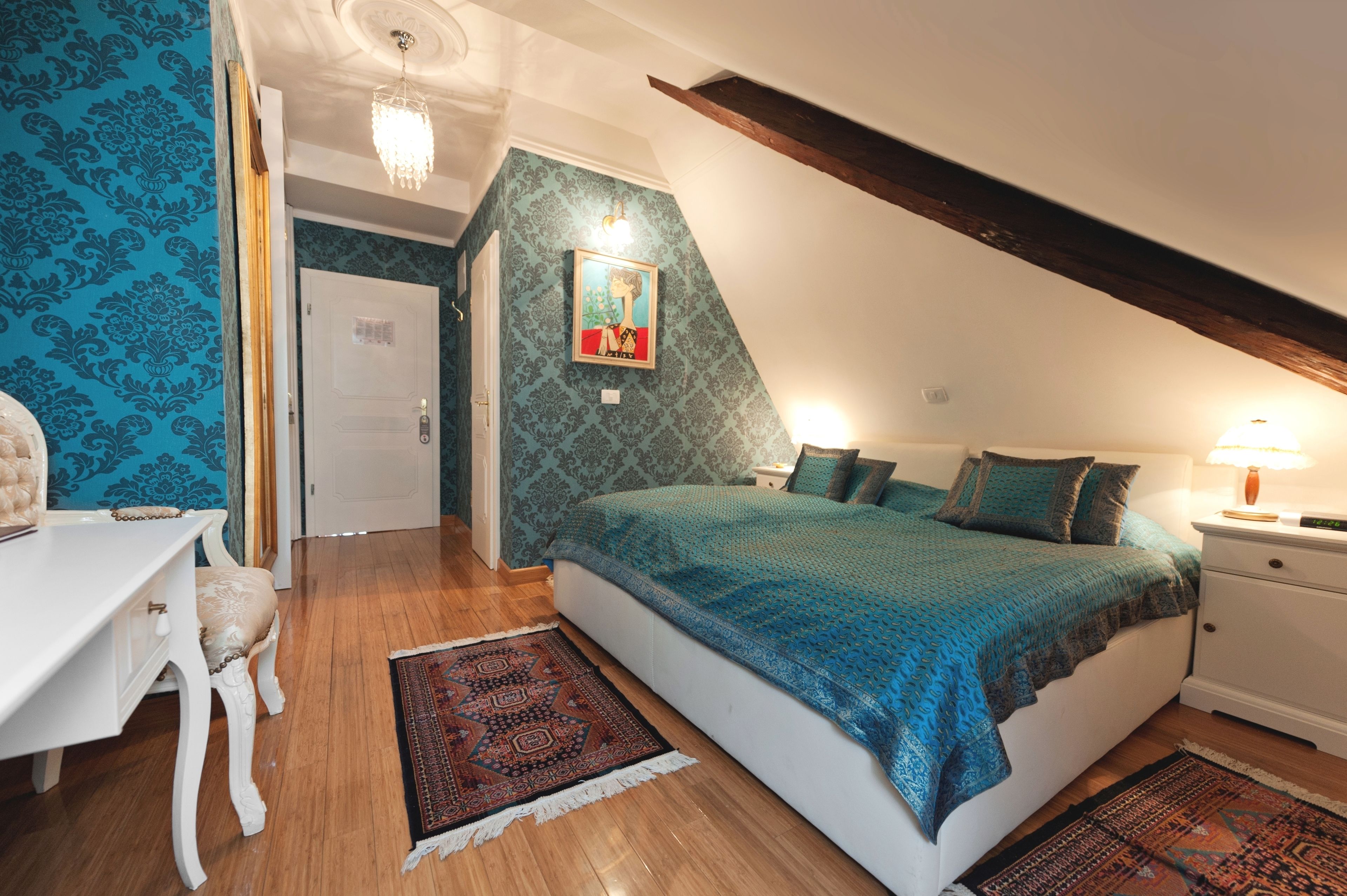 1 bedroom, in-room safe, individually decorated, individually furnished